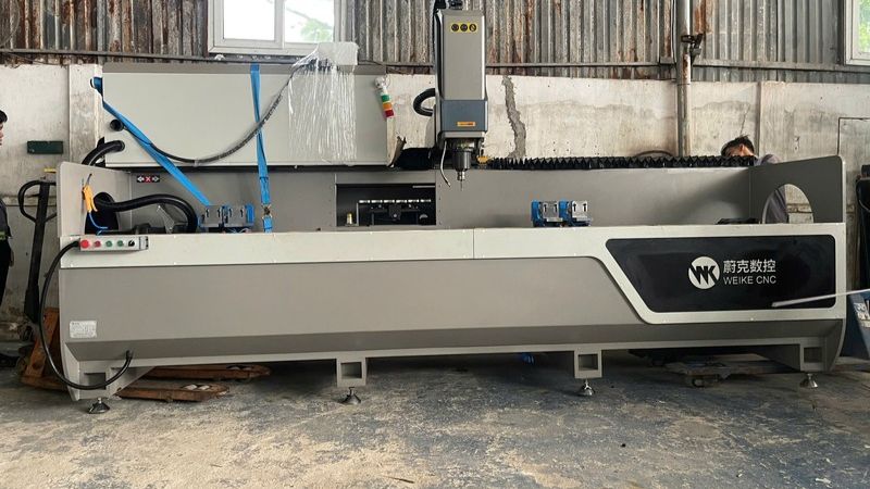 Máy phay CNC tự động 6 đài dao WEIKE WSZH-CNC-3200