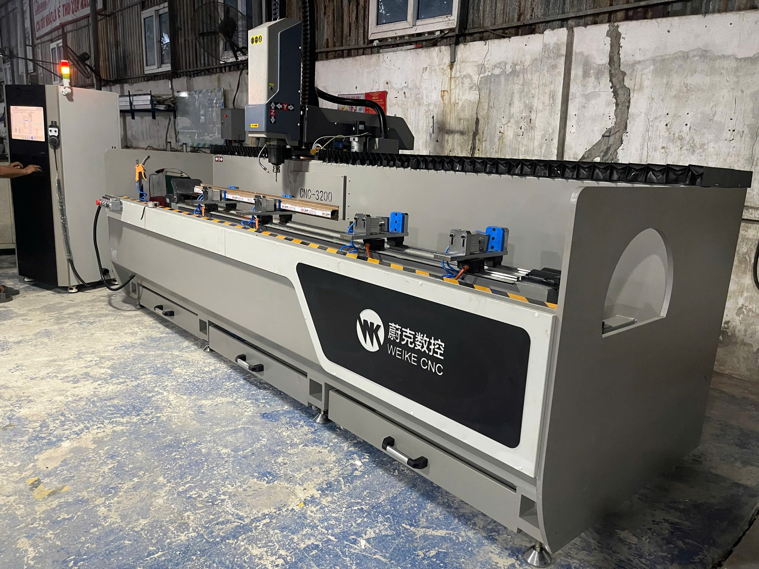 Máy phay CNC tự động 6 đài dao WEIKE WSZH-CNC-3200